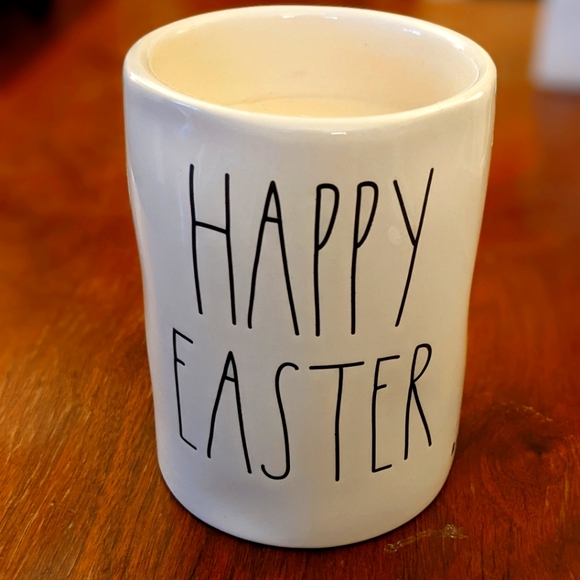 Rea Dunn Happy Easter Candle. 13.2 oz. Scent: Carrot Cake NWT - Picture 1 of 3